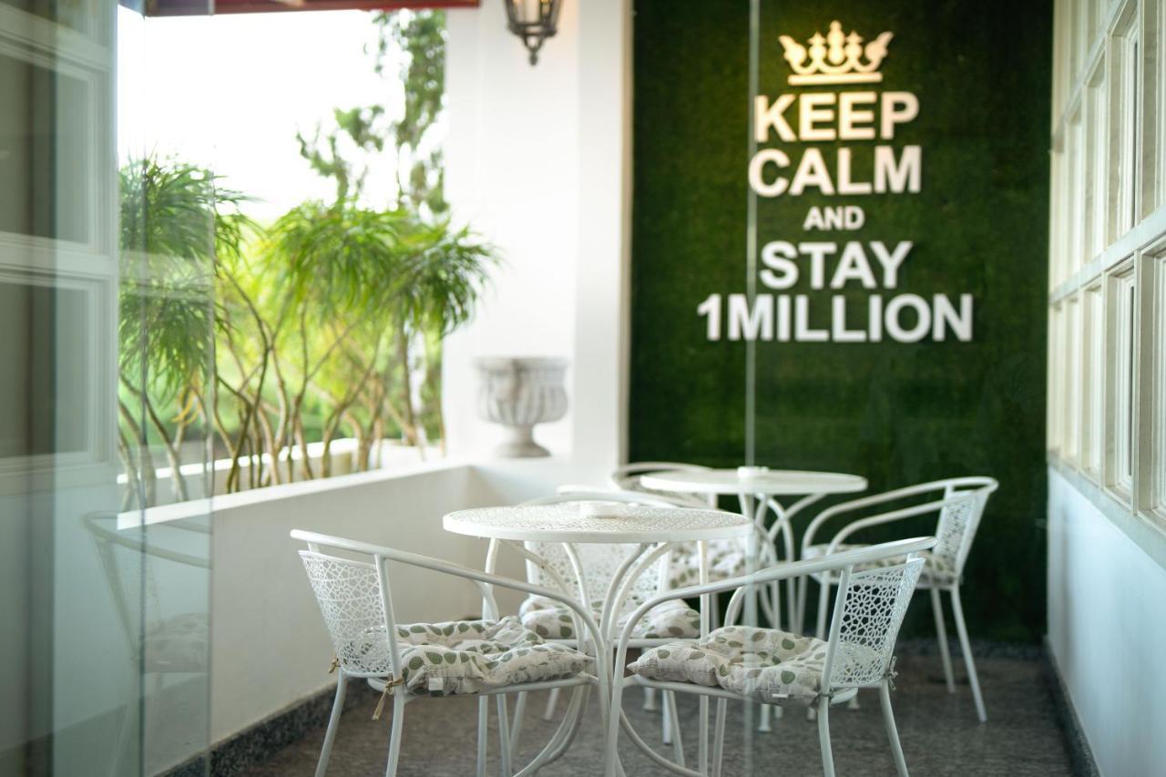 1 Million Hotel